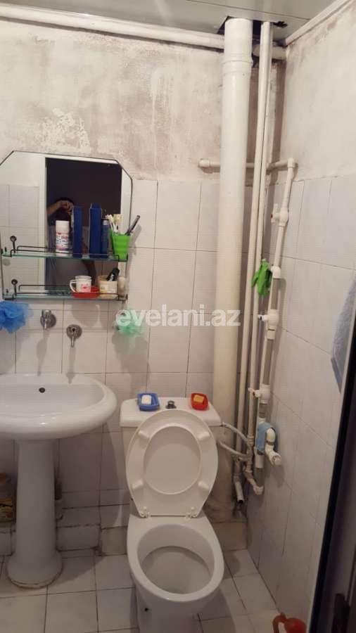 Satılır, köhnə tikili, 3 otaqlı, 67 m², Bakıxanov q.