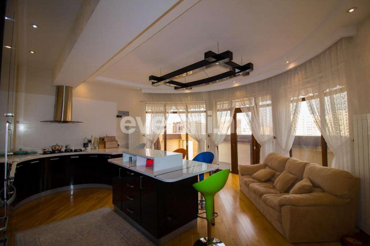 Satılır, yeni tikili, 5 otaqlı, 350 m², Nizami m.