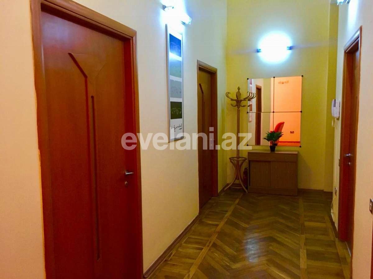 Rent, old building, 3 room, 110 m², Sabail r.