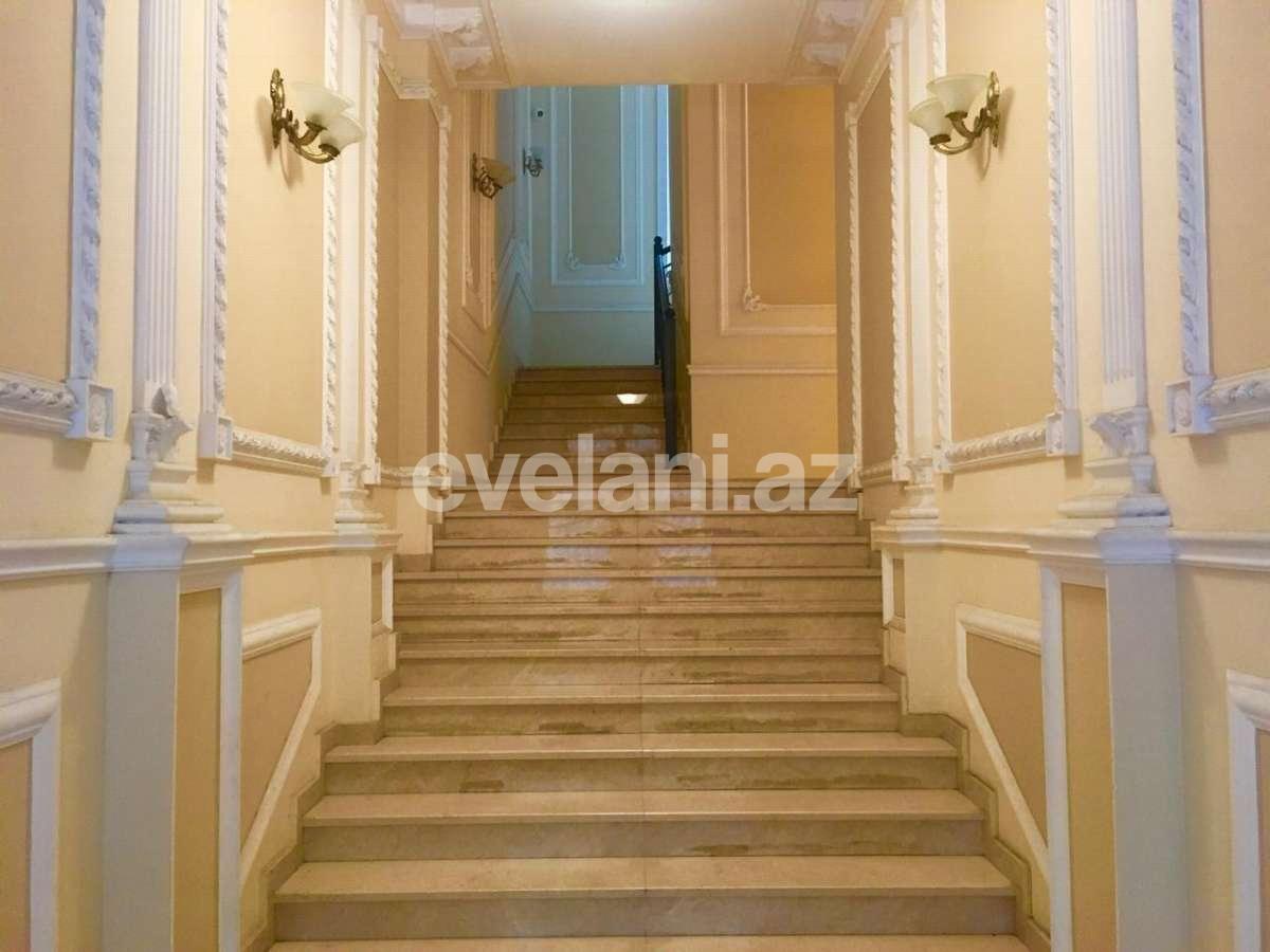 Rent, old building, 3 room, 110 m², Sabail r.