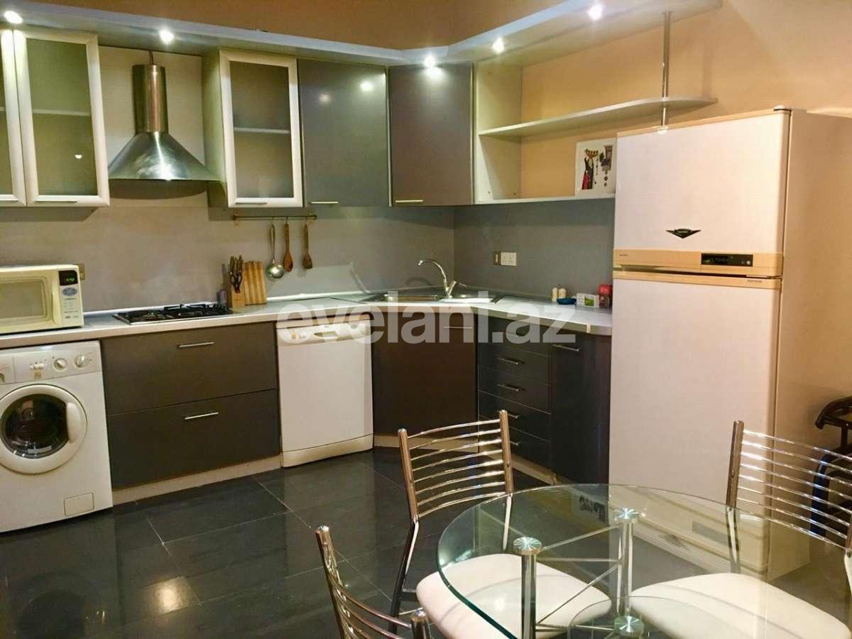 Rent, old building, 3 room, 110 m², Sabail r.