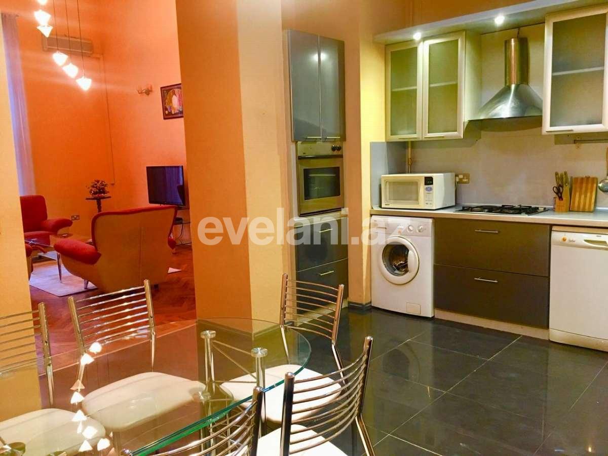 Rent, old building, 3 room, 110 m², Sabail r.