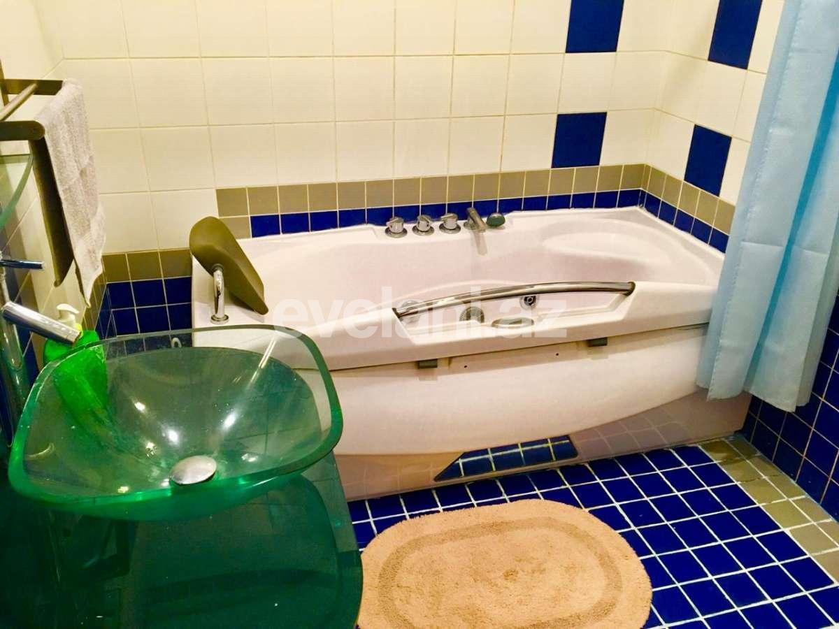 Rent, old building, 3 room, 110 m², Sabail r.