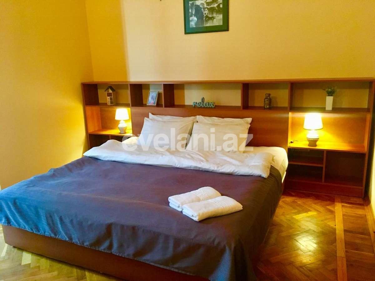 Rent, old building, 3 room, 110 m², Sabail r.