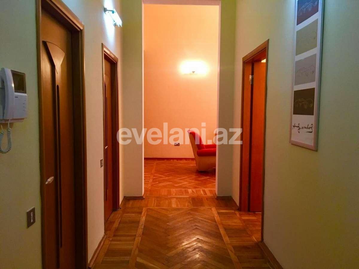 Rent, old building, 3 room, 110 m², Sabail r.