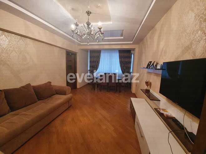 Продаётся, вторичка, 3-комнаты, 75 m², Иншаатчылар m.