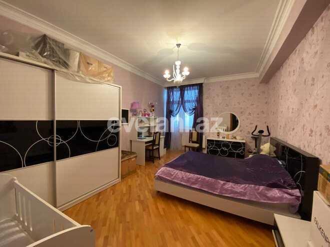 Satılır, yeni tikili, 4 otaqlı, 160 m², 8-ci mikrorayon q.