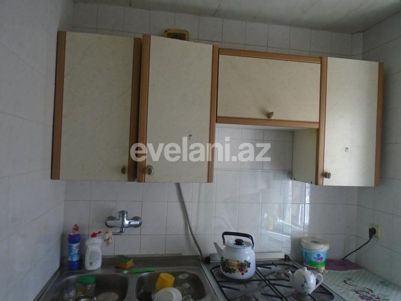Rent, old building, 2 room, 80 m², Elmlar Akademiyası m.