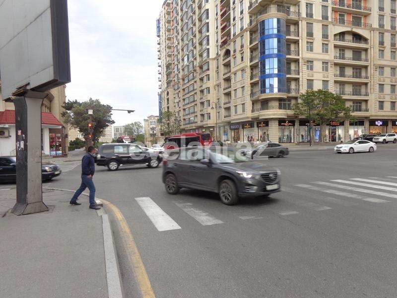 Satılır, yeni tikili, 3 otaqlı, 145 m², Elmlər Akademiyası m.