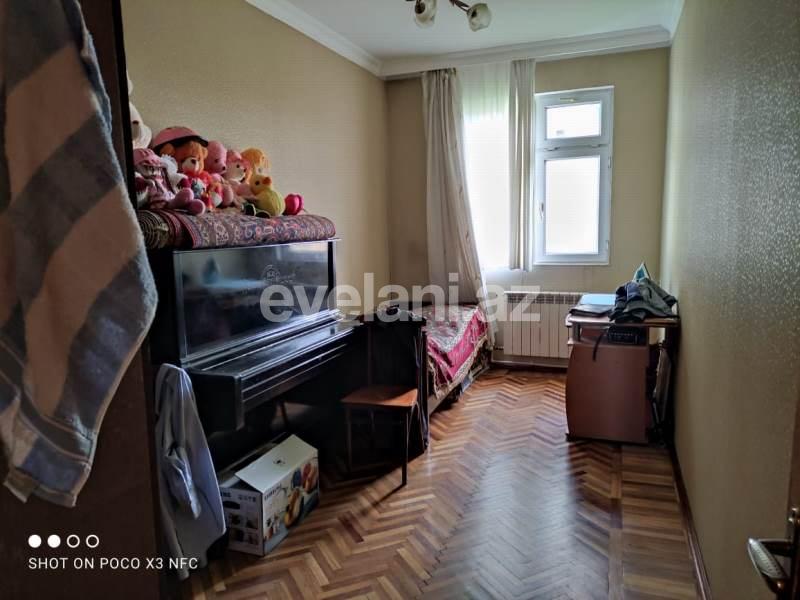 Satılır, köhnə tikili, 3 otaqlı, 67 m², Azadlıq prospekti m.