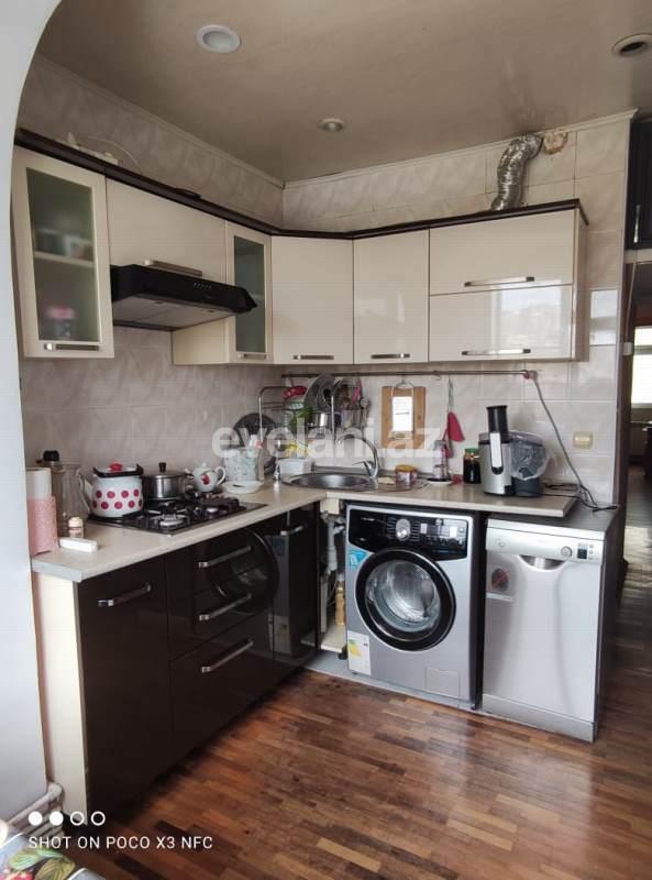 Satılır, köhnə tikili, 3 otaqlı, 67 m², Azadlıq prospekti m.