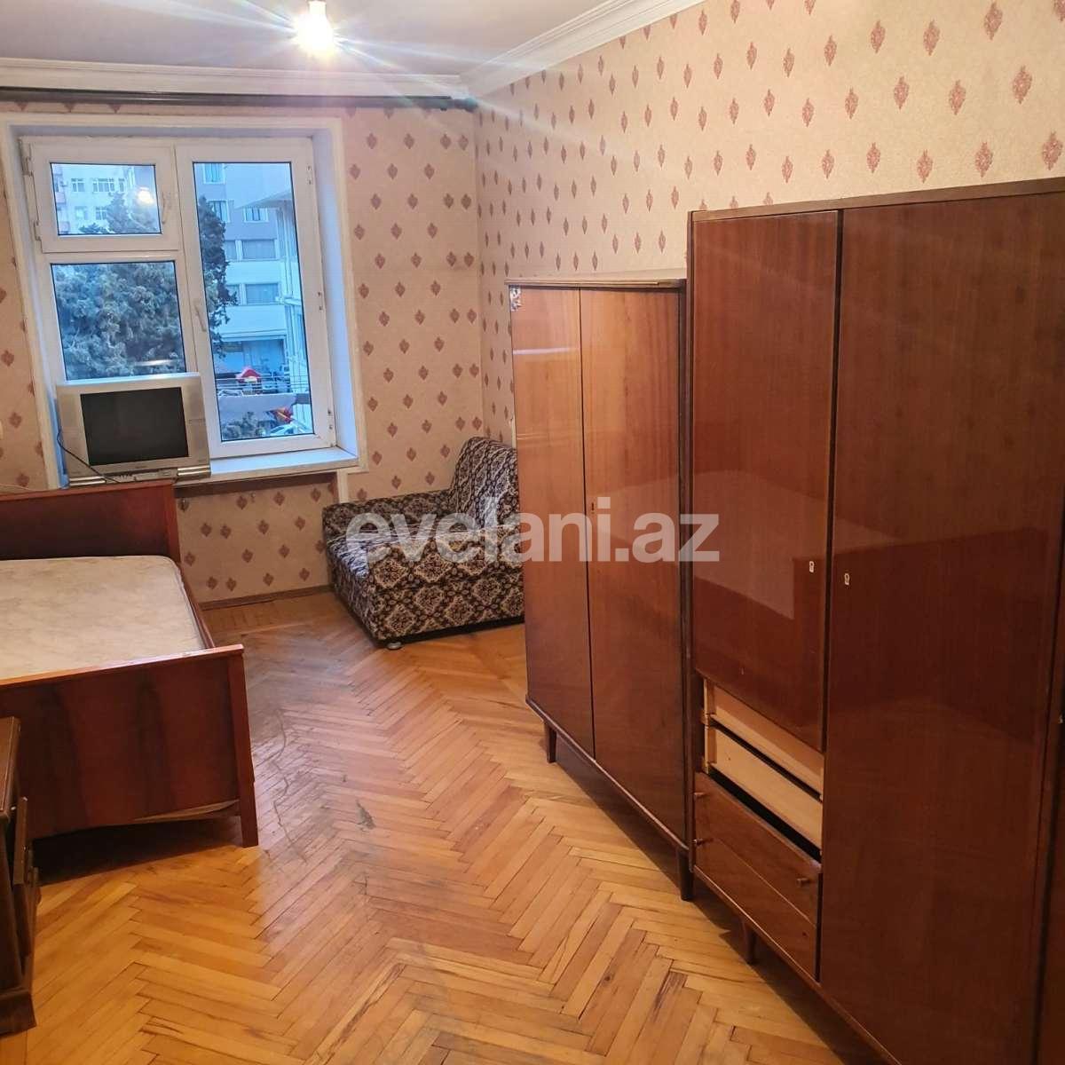 Satılır, köhnə tikili, 3 otaqlı, 65 m², İnşaatçılar m.