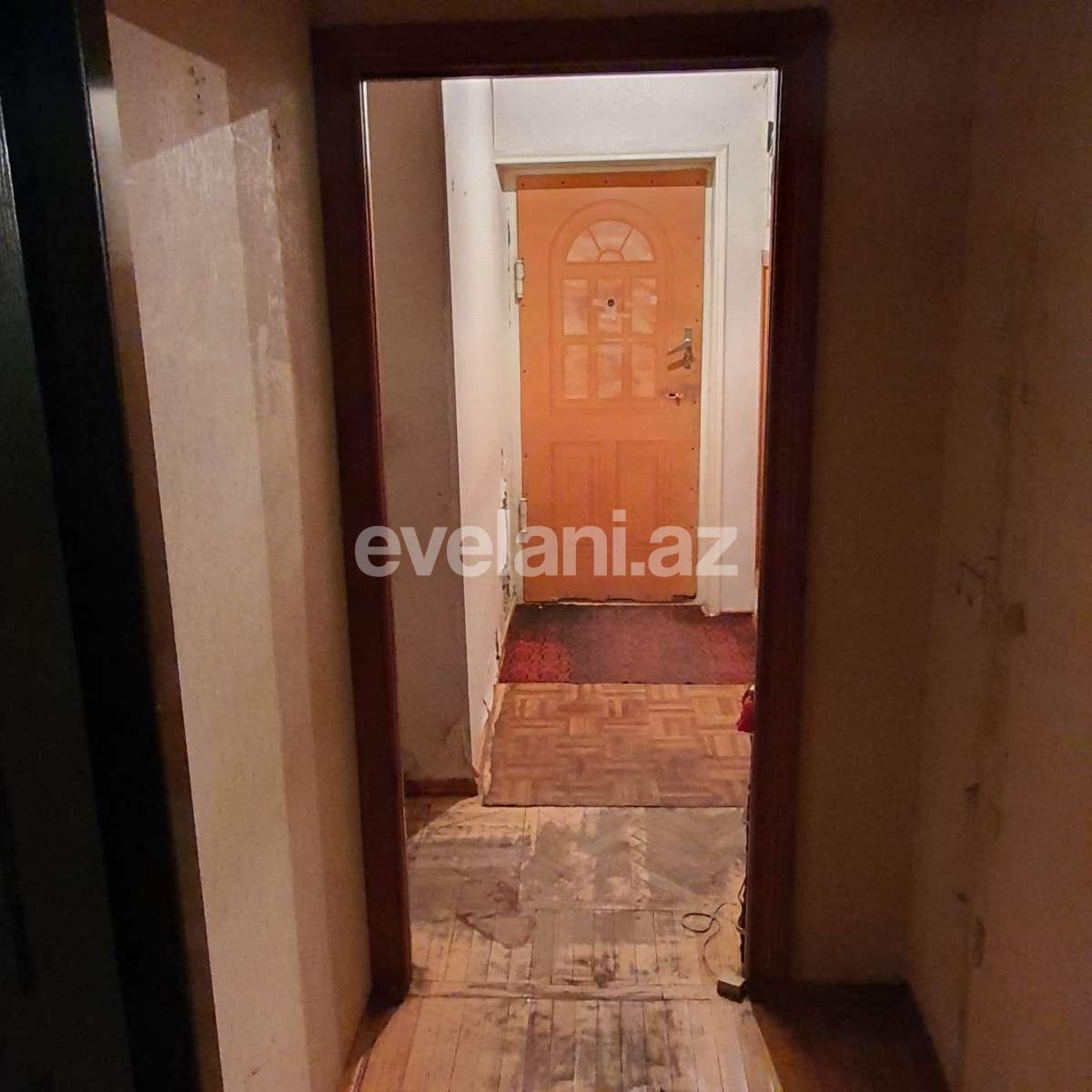 Satılır, köhnə tikili, 3 otaqlı, 65 m², İnşaatçılar m.