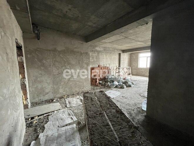 Satılır, yeni tikili, 2 otaqlı, 66 m², İnşaatçılar m.