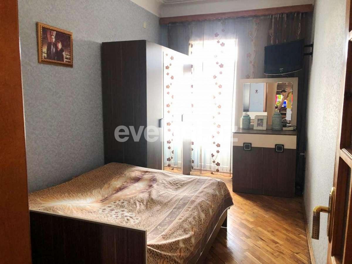 Sale, old building, 3 room, 70 m², Nariman Narimanov m.
