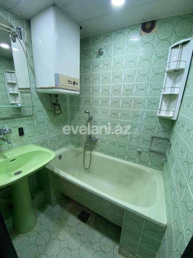 Sale, old building, 3 room, 70 m², Nizami m.