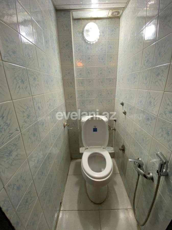 Sale, old building, 3 room, 70 m², Nizami m.