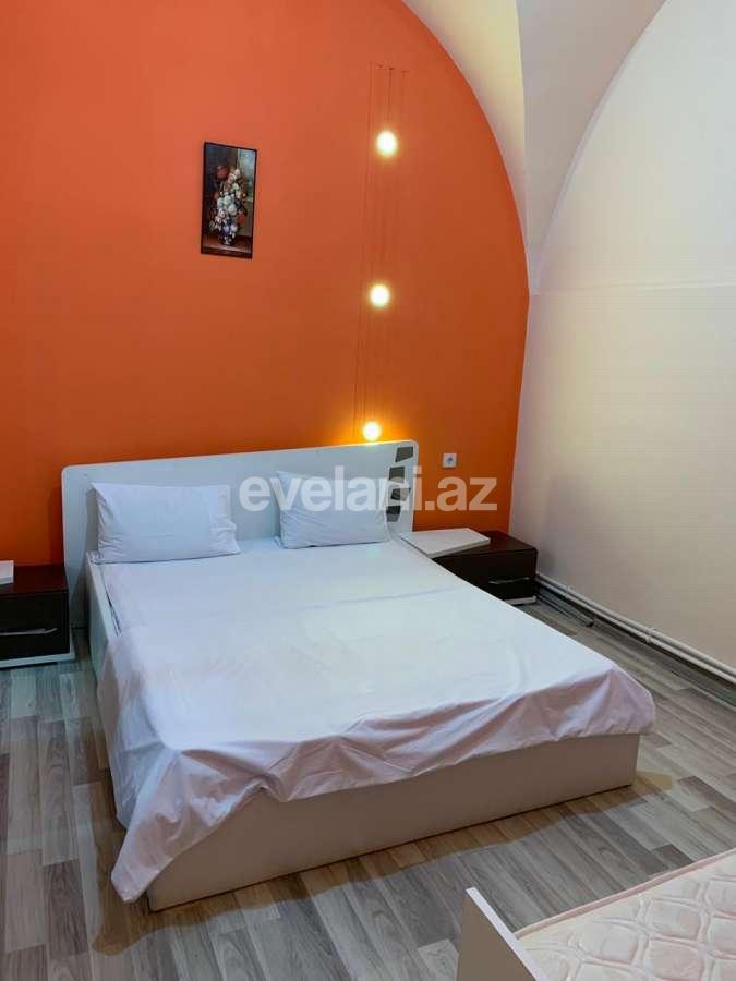 Satılır, köhnə tikili, 4 otaqlı, 140 m², Sahil m.