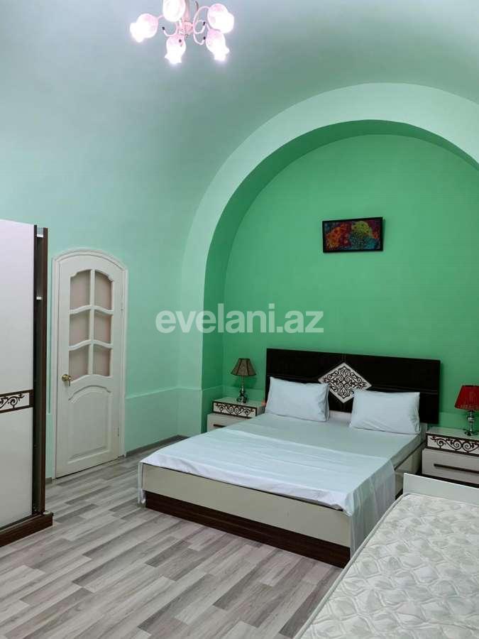 Satılır, köhnə tikili, 4 otaqlı, 140 m², Sahil m.