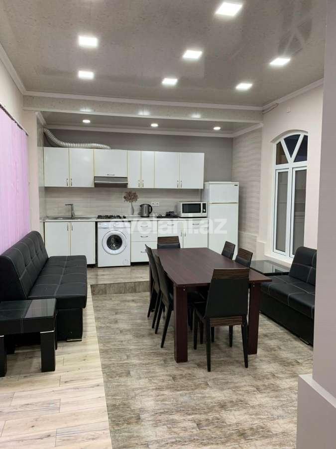 Satılır, köhnə tikili, 4 otaqlı, 140 m², Sahil m.