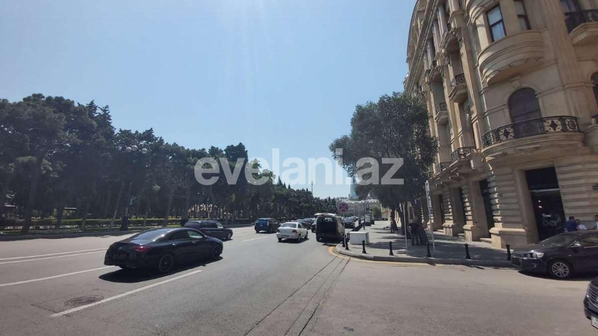 Satılır, köhnə tikili, 4 otaqlı, 140 m², Sahil m.