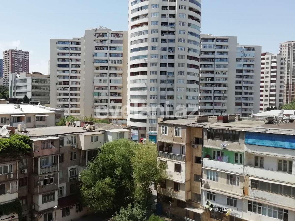 Satılır, köhnə tikili, 3 otaqlı, 75 m², Elmlər Akademiyası m.