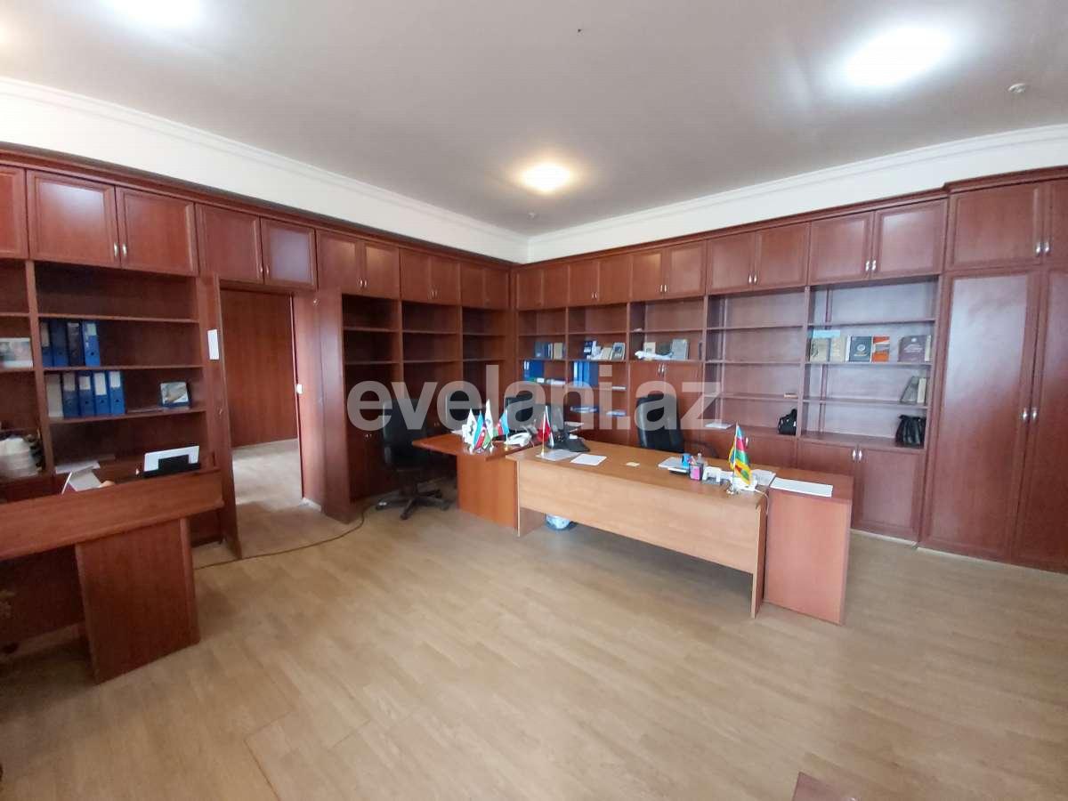 Sale, office, 23 room, 1270 m², Shah Ismail Khatai m.