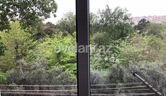 Satılır, köhnə tikili, 2 otaqlı, 55 m², Azadlıq prospekti m.