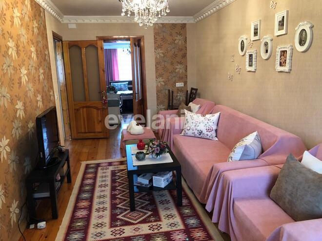 Satılır, köhnə tikili, 2 otaqlı, 55 m², Azadlıq prospekti m.