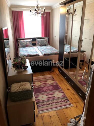 Satılır, köhnə tikili, 2 otaqlı, 55 m², Azadlıq prospekti m.