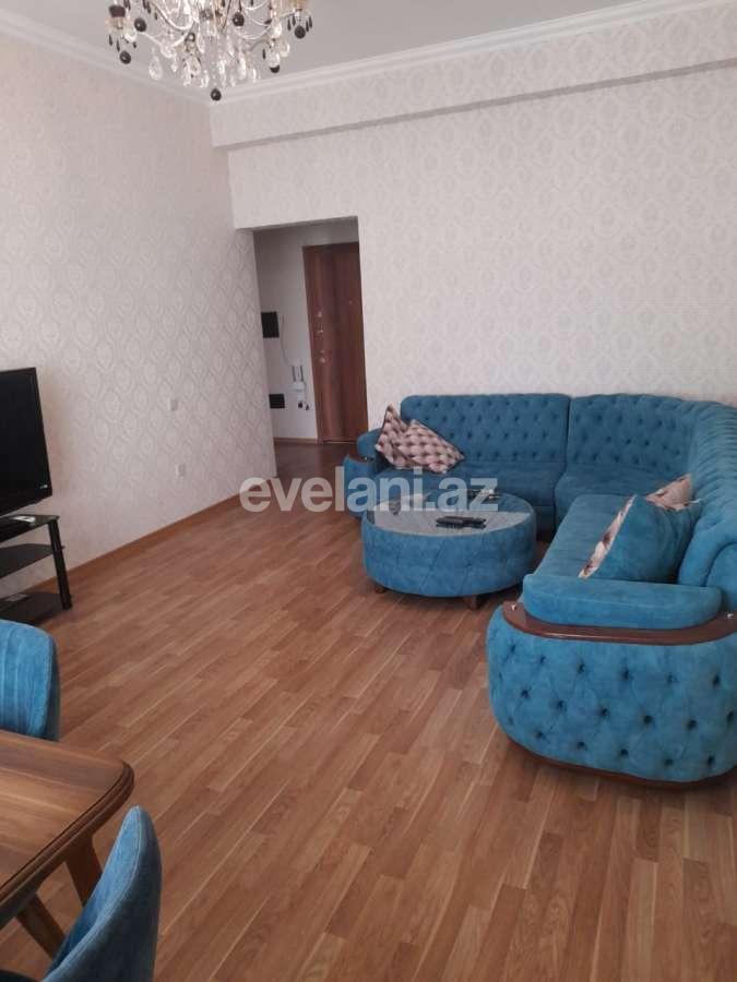 Kirayə verilir, yeni tikili, 2 otaqlı, 60 m², İnşaatçılar m.