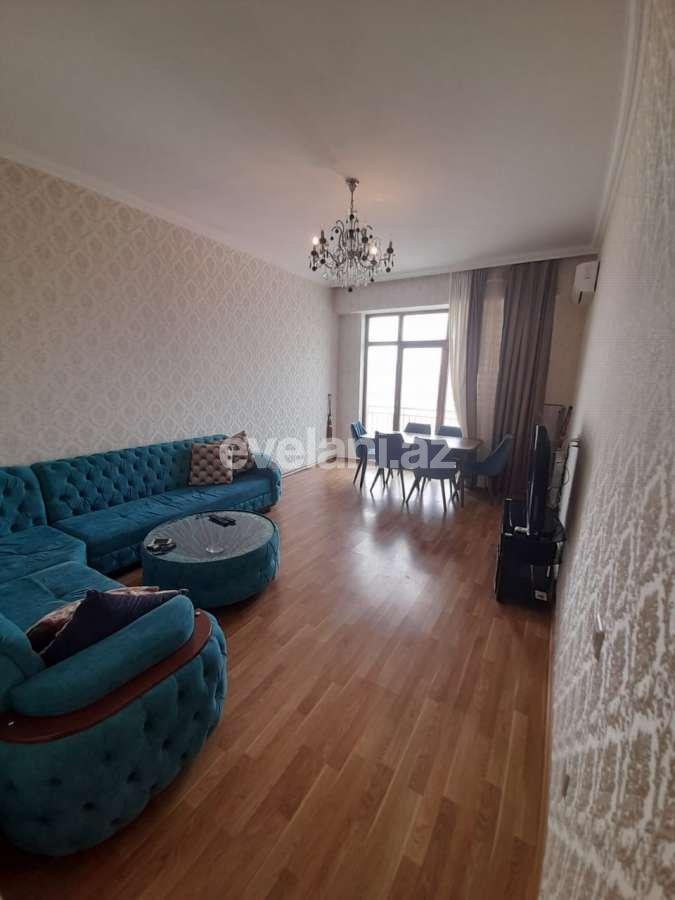 Kirayə verilir, yeni tikili, 2 otaqlı, 60 m², İnşaatçılar m.