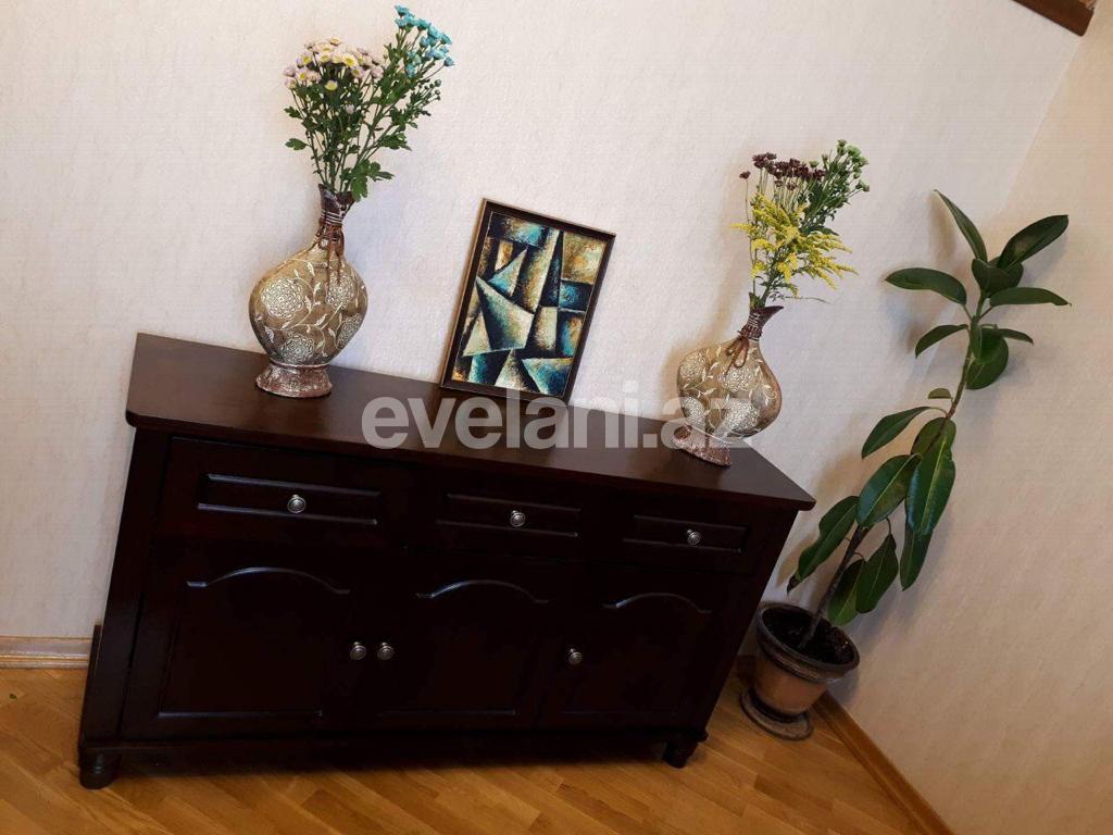 Sale, old building, 3 room, 105 m², Sahil m.