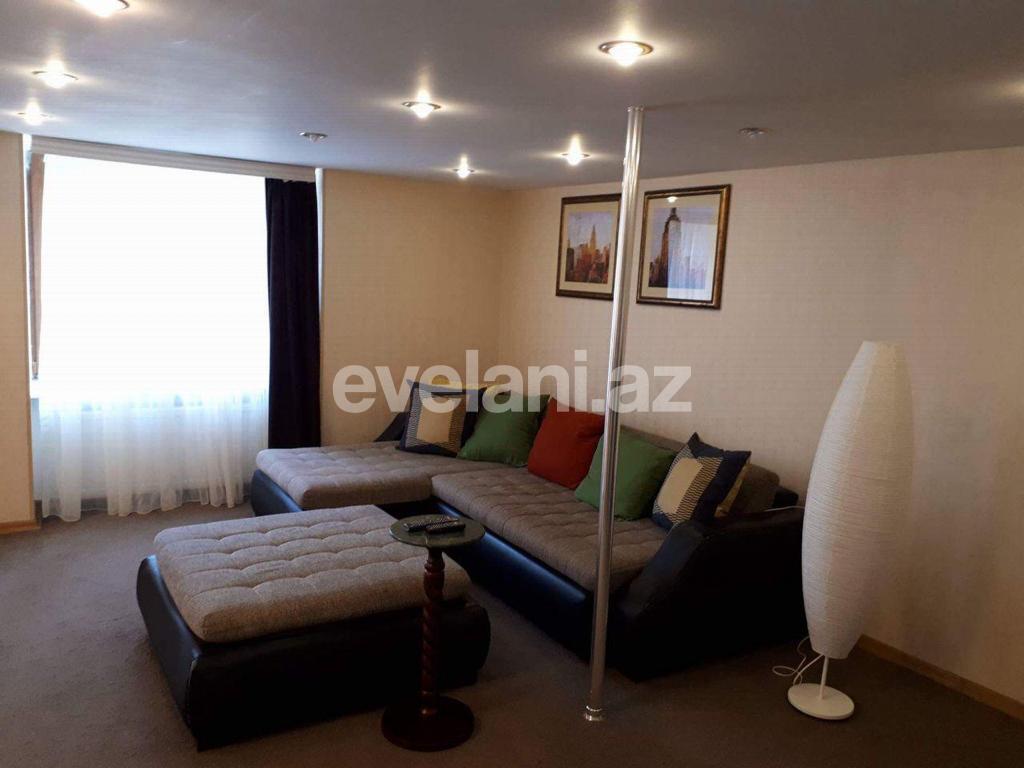 Sale, old building, 3 room, 105 m², Sahil m.