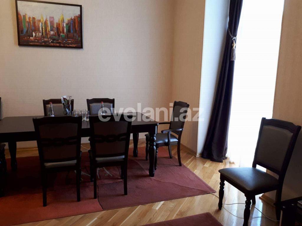 Sale, old building, 3 room, 105 m², Sahil m.