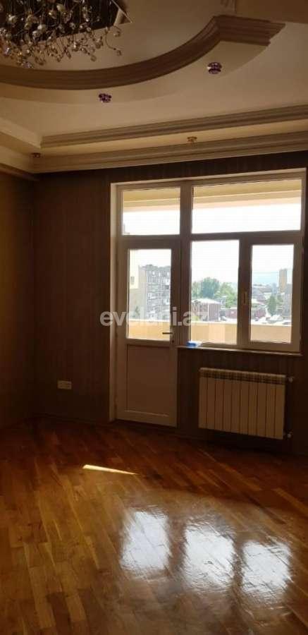 Satılır, yeni tikili, 3 otaqlı, 125 m², İnşaatçılar m.