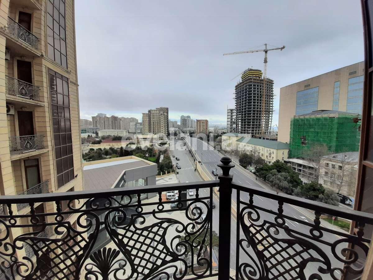 Satılır, yeni tikili, 3 otaqlı, 160 m², 28 may m.