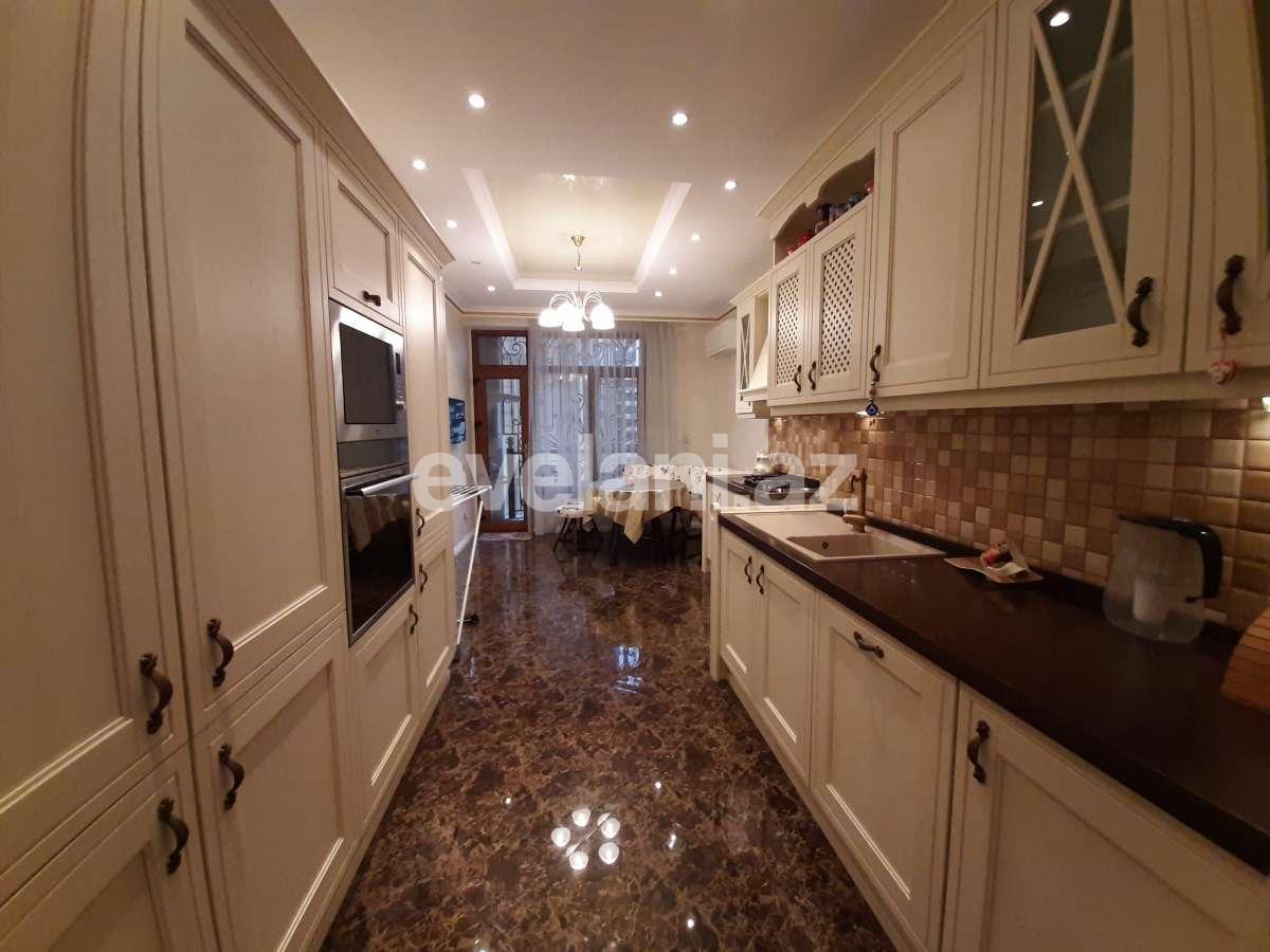 Satılır, yeni tikili, 3 otaqlı, 160 m², 28 may m.