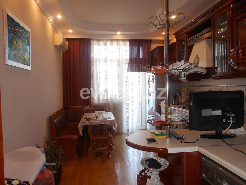 Satılır, yeni tikili, 3 otaqlı, 135 m², 28 may m.