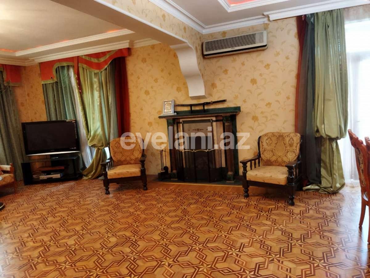 Sale, old building, 3 room, 120 m², Sahil m.