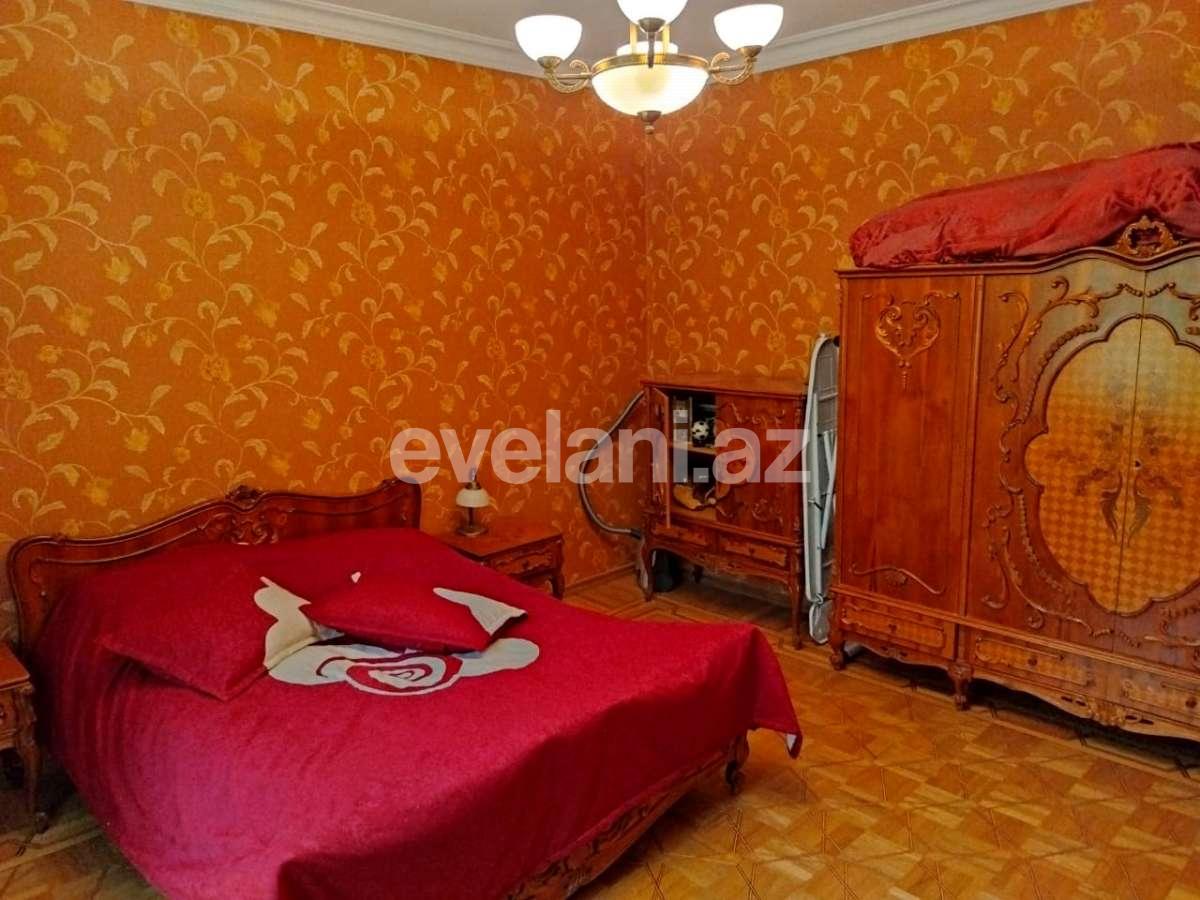 Sale, old building, 3 room, 120 m², Sahil m.