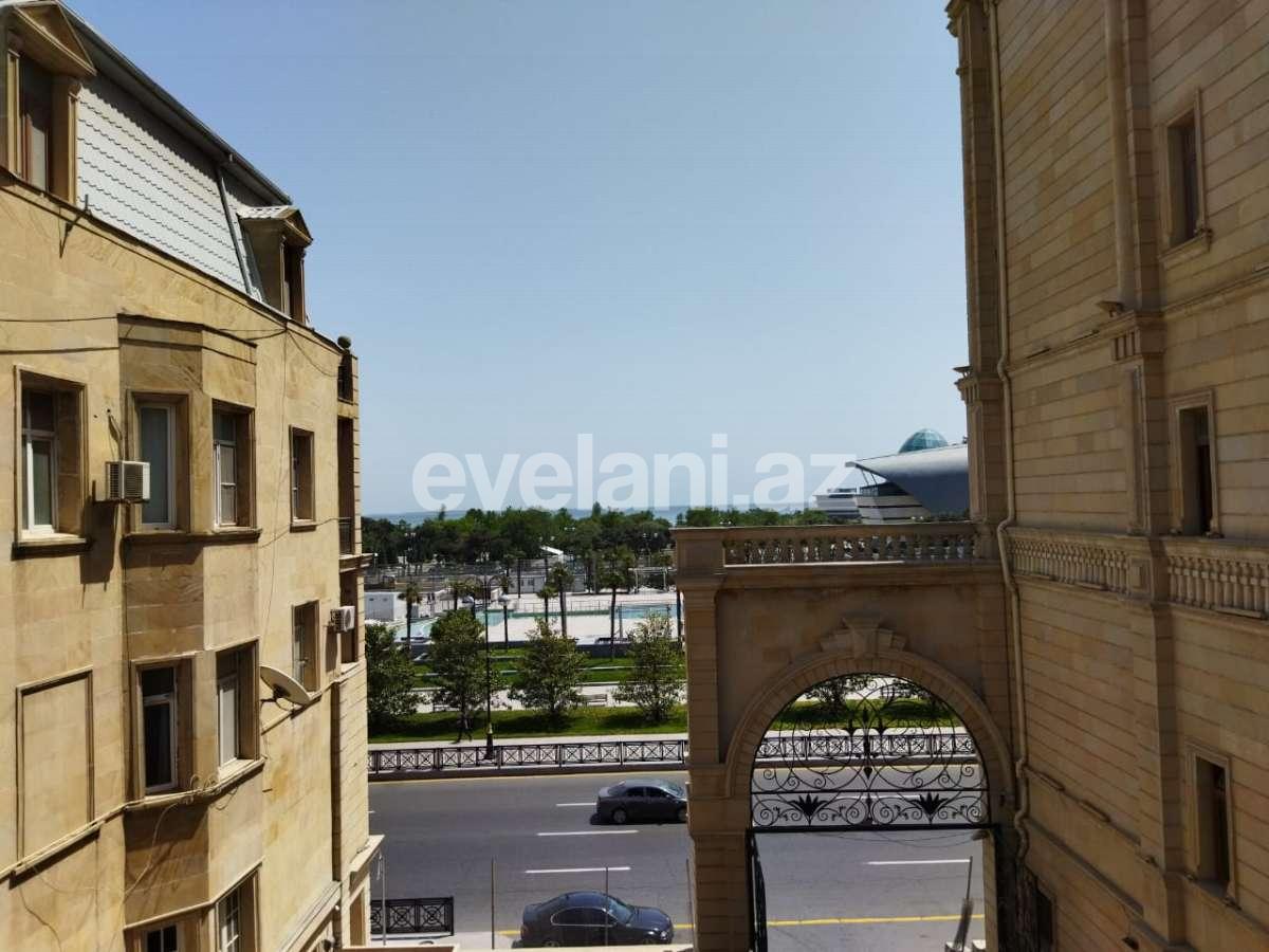 Sale, old building, 3 room, 120 m², Sahil m.