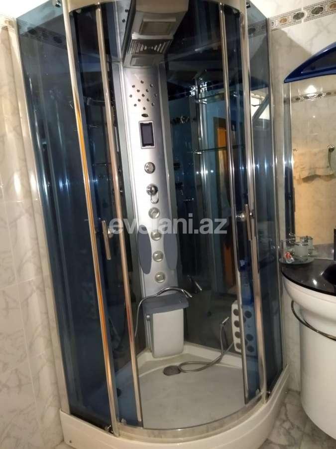 Sale, old building, 3 room, 120 m², Sahil m.