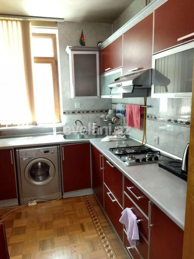 Sale, old building, 3 room, 120 m², Sahil m.