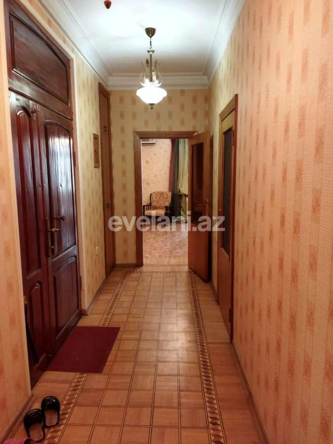 Sale, old building, 3 room, 120 m², Sahil m.