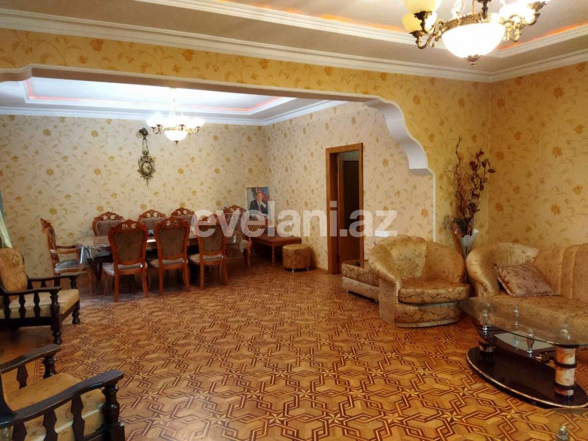 Sale, old building, 3 room, 120 m², Sahil m.