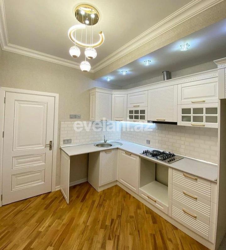 Satılır, köhnə tikili, 2 otaqlı, 70 m², 4-cü mikrorayon q.