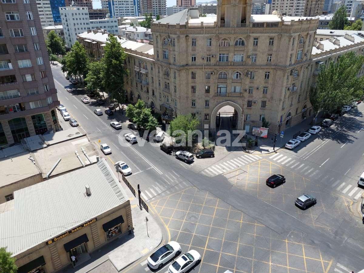 Rent, new building, 4 room, 180 m², 28 may m.