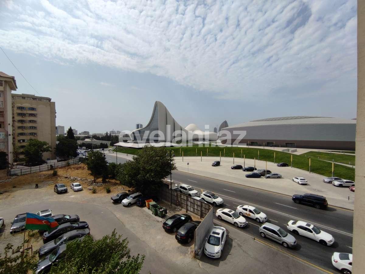 Satılır, köhnə tikili, 4 otaqlı, 106 m², Nəriman Nərimanov m.