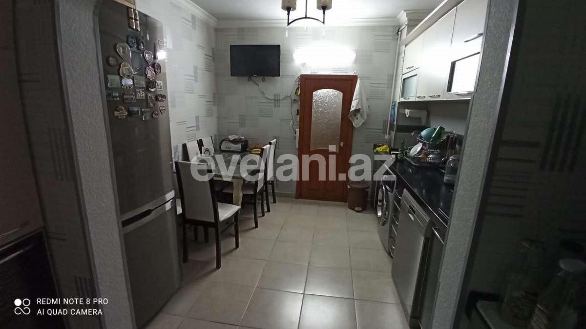 Satılır, köhnə tikili, 4 otaqlı, 110 m², 8 Noyabr m.